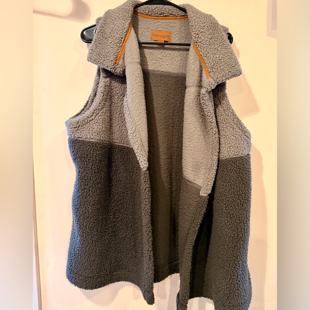Koolaburra By Ugg Frosted Two-Tone Sherpa Vest - Grey - 1x